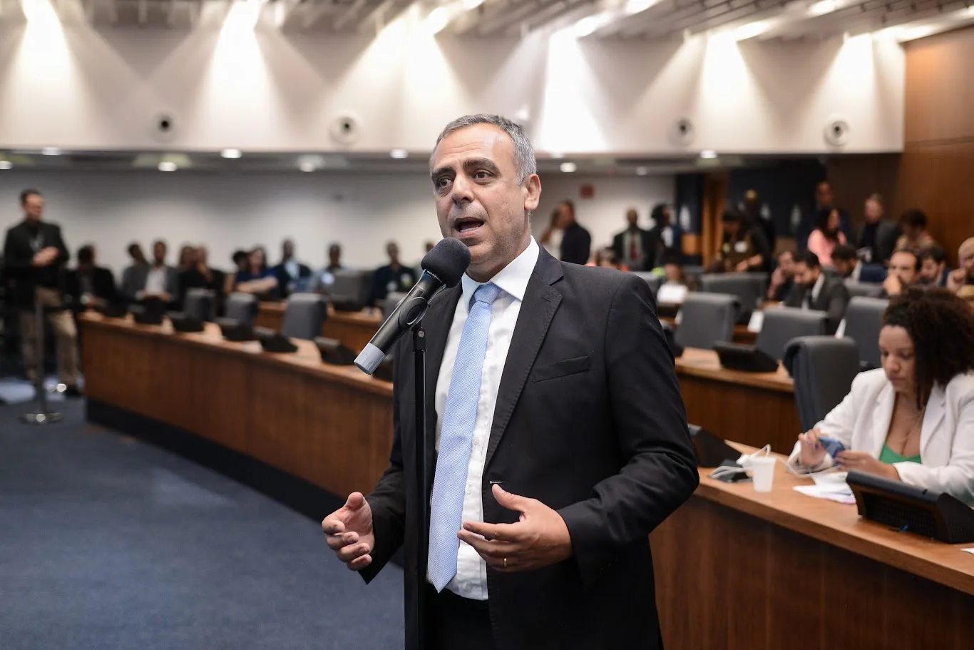 Projeto altera lei sobre denúncia de maus-tratos a animais