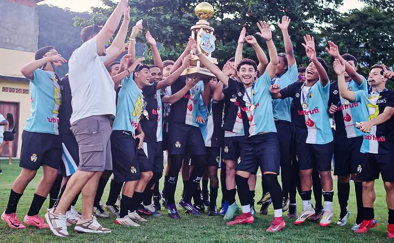 Com campanha sólida e reação heroica na final, Friburgo Sporting conquista o Campeonato Guapiense Sub-17