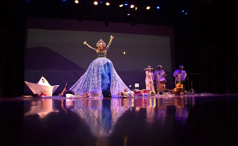 Espetáculo ‘A teia das águas’ faz turnê pelo SESC levando teatro, música e consciência ambiental 