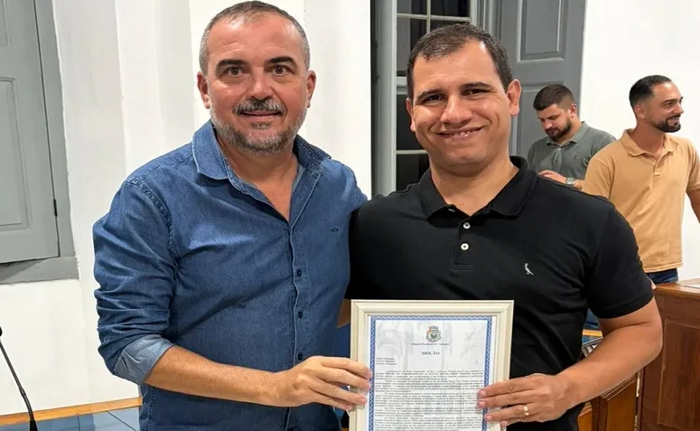 Bruno Tiberto recebe homenagem da Câmara de Cantagalo