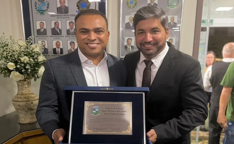 Welbert Pedro recebe título de cidadão bibarrense em reconhecimento aos serviços prestados ao município de Duas Barras