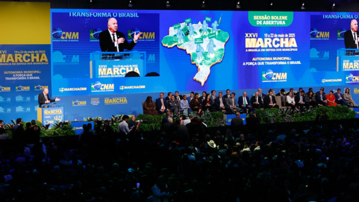 Prefeitos de todo o país participam de encontro em Brasília