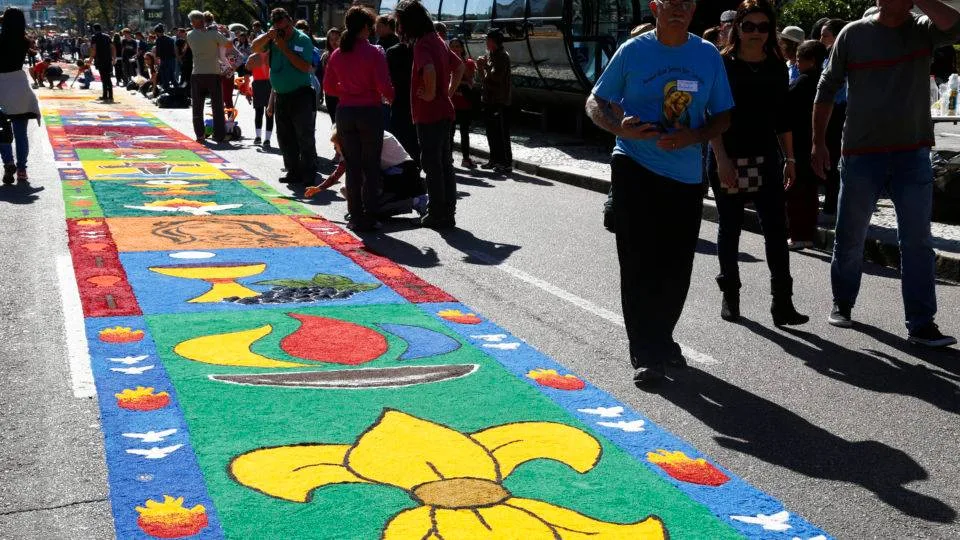 Corpus Christi: Rota 116 prevê fluxo de 125 mil veículos na RJ-116 durante o feriado prolongado