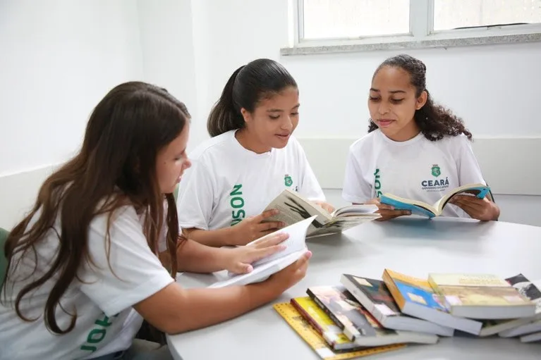 Rio de Janeiro acompanha avanço do ensino médio público
