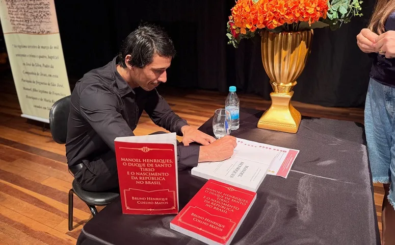 Lançamento de livro reúne amantes da literatura e da história em Cantagalo