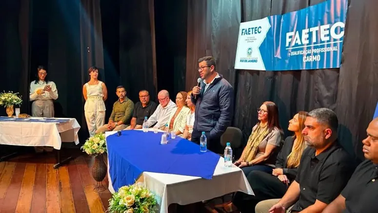 Faetec realiza formatura em Carmo