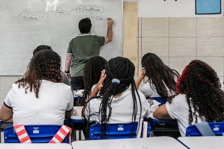 Rede estadual do Rio de Janeiro avança no Ideb e amplia presença entre as melhores escolas do estado no Ensino Médio