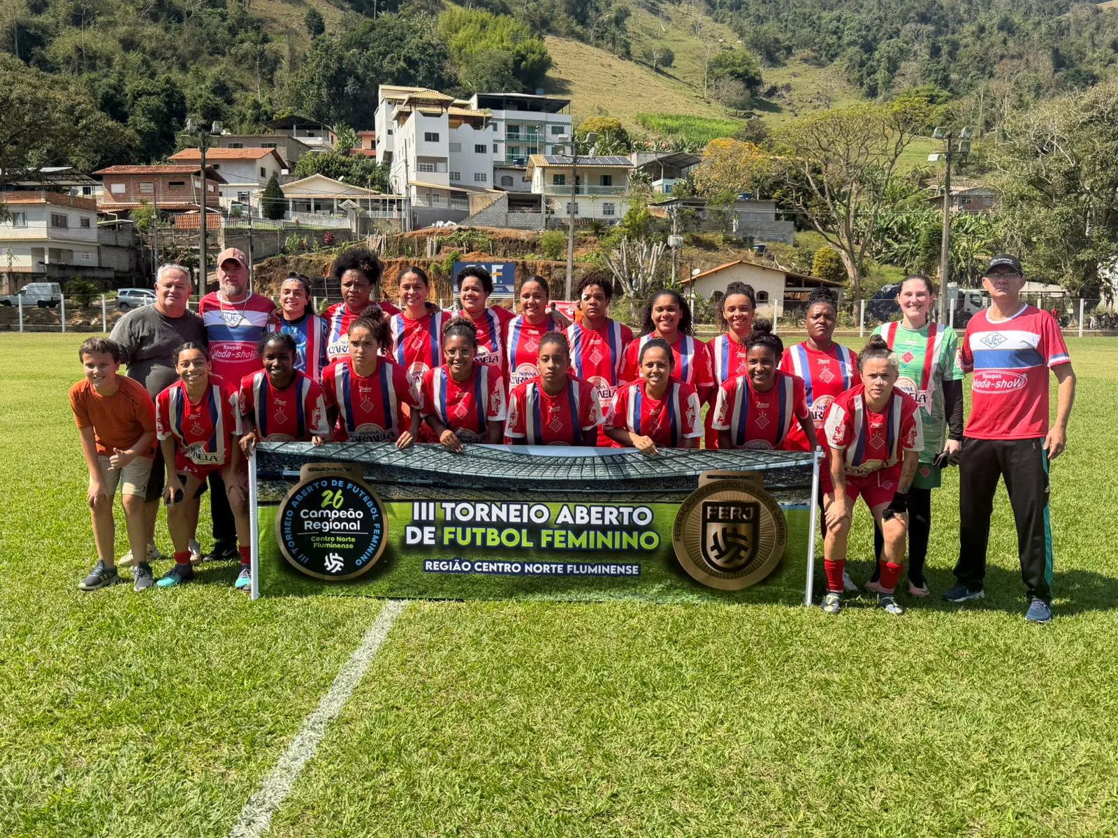 Bom Jardim goleia Cantagalo e conquista título regional do Torneio Aberto de Ligas Feminino da FERJ
