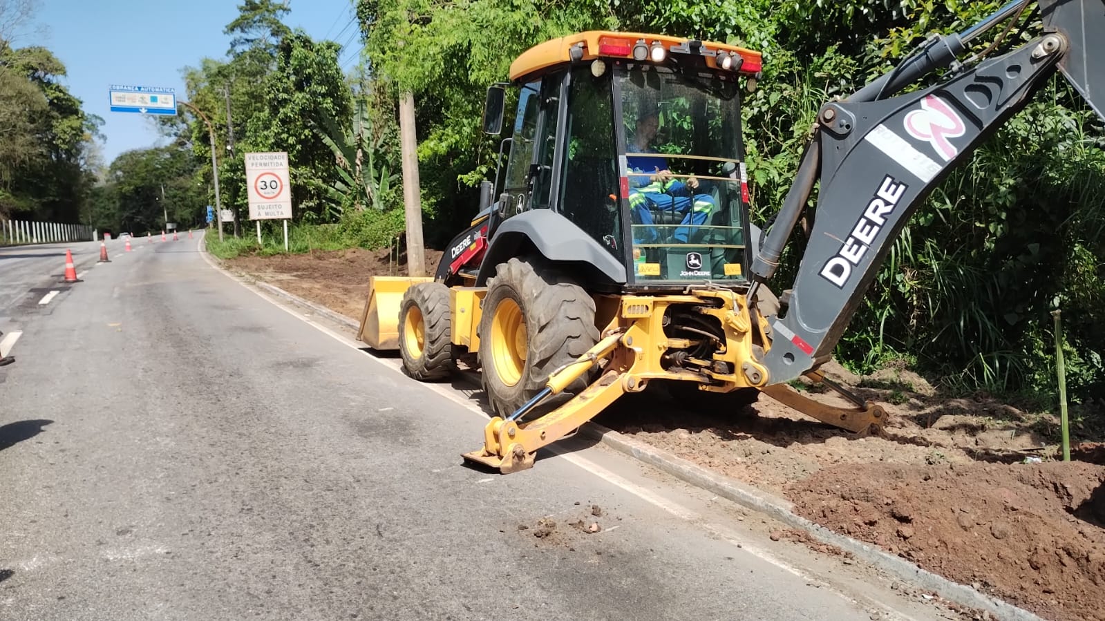 Rota 116 realiza obras de manutenção e melhorias em diferentes trechos da rodovia